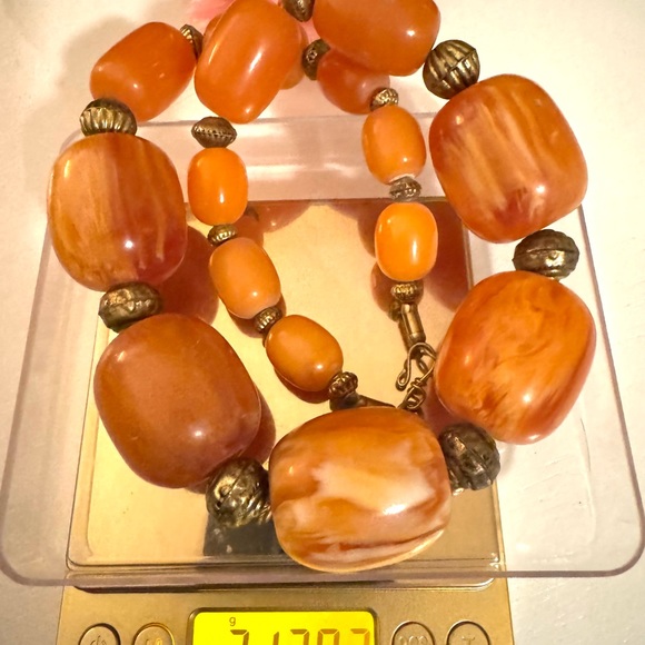Vintage large amber resin beads handmade necklace with brass spacer 23”inches - Picture 6 of 6